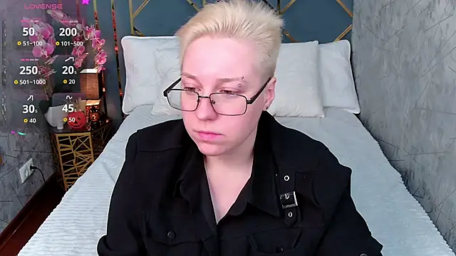 Snapshot of AlexandraGreen chatting on 31, 10, 2025 AlexandraGreen online show from 31, 10, 2025