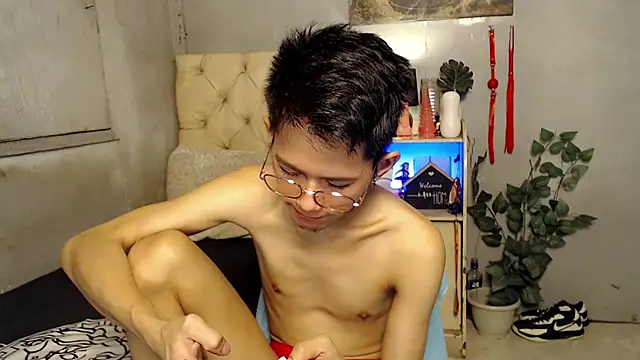 Snapshot of Skinny_CumLoader69 chatting on 9, 9, 2025 Skinny CumLoader69 online show from 9, 9, 2025