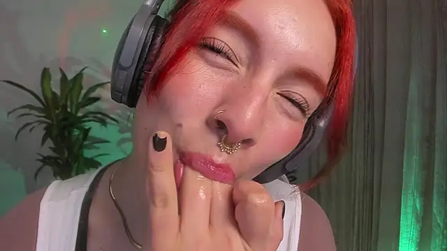 bri von dhara   online show from 18, 10, 2025