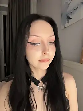 Lina Thornton  online show from 30, 4, 2026