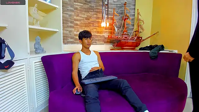 Snapshot of Holdme_Hot chatting on 12, 9, 2025 Holdme Hot online show from 12, 9, 2025