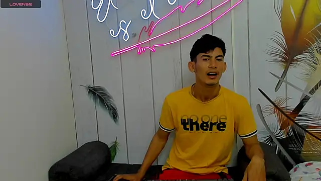 Snapshot of Holdme_Hot chatting on 5, 10, 2025 Holdme Hot online show from 5, 10, 2025