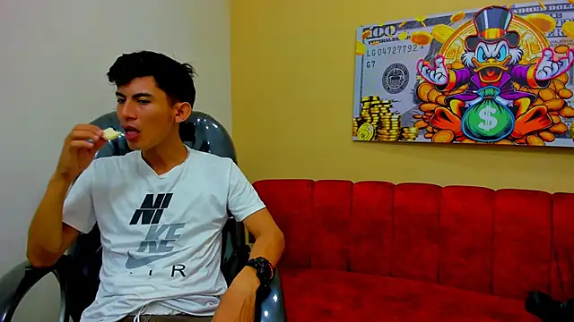 Snapshot of Holdme_Hot chatting on 10, 10, 2025 Holdme Hot online show from 10, 10, 2025