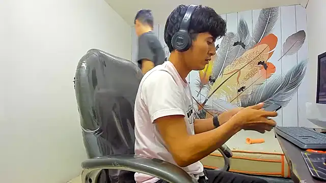 Snapshot of Holdme_Hot chatting on 4, 11, 2025 Holdme Hot online show from 4, 11, 2025