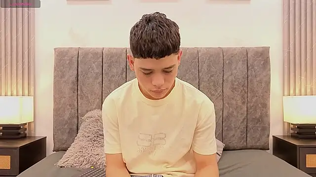 Snapshot of aron_twink66 chatting on 11, 9, 2025 aron twink66 online show from 11, 9, 2025