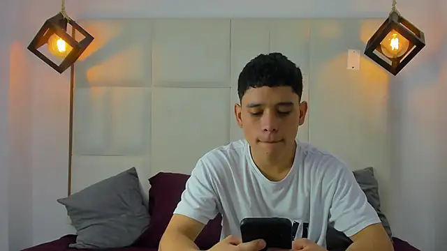 Snapshot of aron_twink66 chatting on 12, 9, 2025 aron twink66 online show from 12, 9, 2025