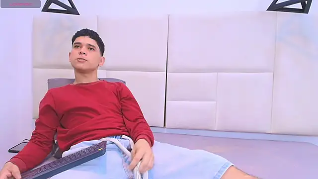 Snapshot of aron_twink66 chatting on 24, 9, 2025 aron twink66 online show from 24, 9, 2025