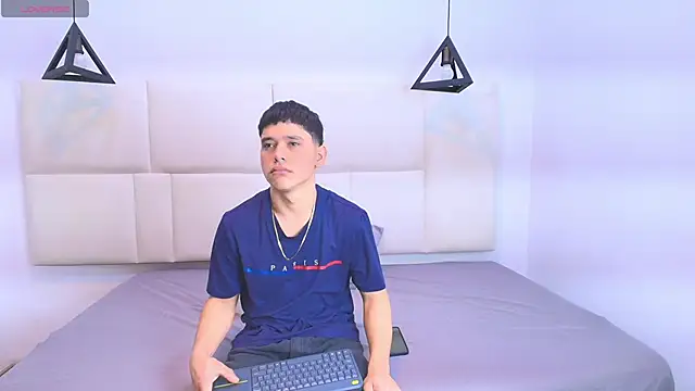 Snapshot of aron_twink66 chatting on 27, 9, 2025 aron twink66 online show from 27, 9, 2025