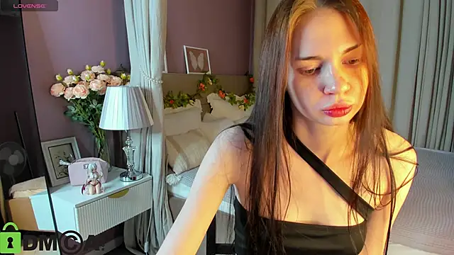 Snapshot of Jennie_Hunter chatting on 11, 11, 2025 Jennie Hunter online show from 11, 11, 2025