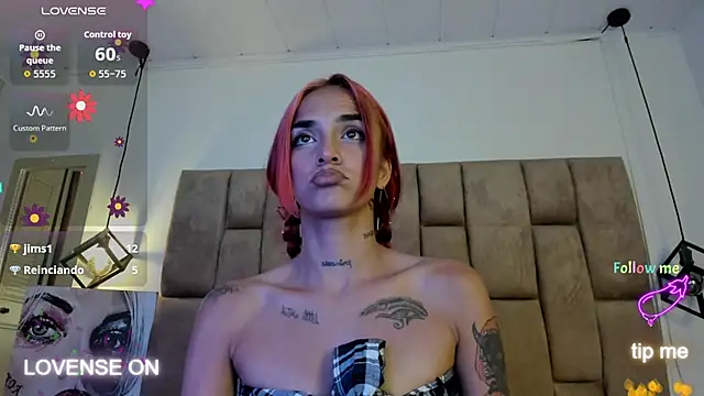 Snapshot of RavynRouge chatting on 9, 10, 2025 RavynRouge online show from 9, 10, 2025