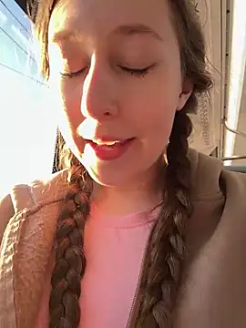 FroggyAnna online show from 2, 5, 2026