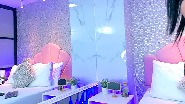 AshleyBaker1 online show from 14, 12, 2025