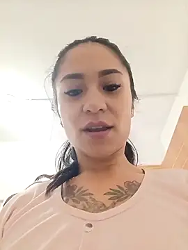 Snapshot of Liahdiaz_ chatting on 21, 10, 2025 Liahdiaz online show from 21, 10, 2025