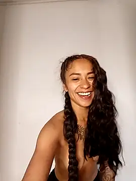 Snapshot of Liahdiaz_ chatting on 2, 11, 2025 Liahdiaz online show from 2, 11, 2025