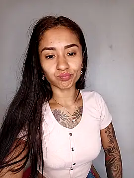 Snapshot of Liahdiaz_ chatting on 14, 11, 2025 Liahdiaz online show from 14, 11, 2025