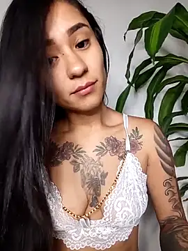 Snapshot of Liahdiaz_ chatting on 15, 12, 2025 Liahdiaz online show from 15, 12, 2025