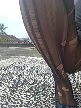 Snapshot of hello_mie chatting on 16, 12, 2025 hello mie online show from 16, 12, 2025