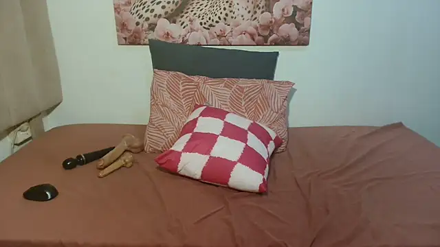 GorillaGripCunt77 online show from 1, 2, 2026