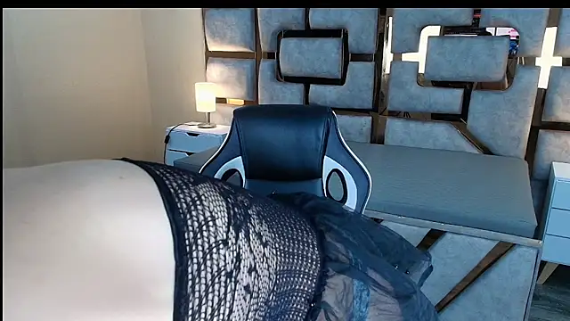 Candy Velvet online show from 14, 12, 2025