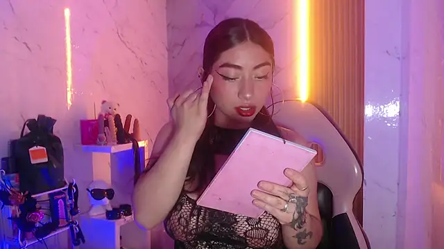 Sophia tf online show from 11, 2, 2026