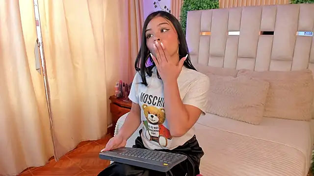 Snapshot of Jade_Nmm chatting on 19, 5, 2026 Jade Nmm online show from 19, 5, 2026