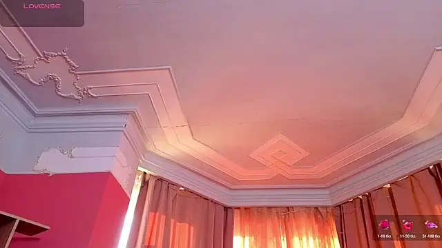 Lucy louras online show from 19, 3, 2026