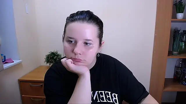 Mina sky  online show from 9, 9, 2025