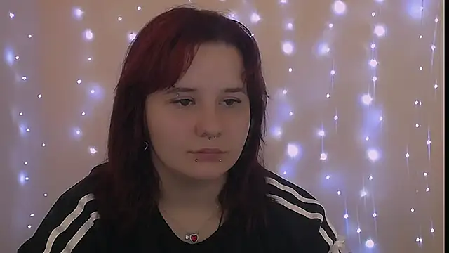 Mina sky  online show from 13, 10, 2025