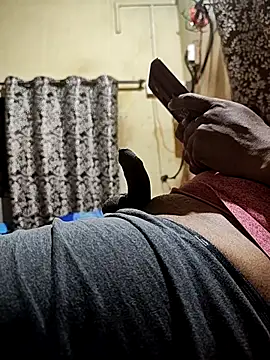 Snapshot of yournaughtysam chatting on 13, 9, 2025 yournaughtysam online show from 13, 9, 2025