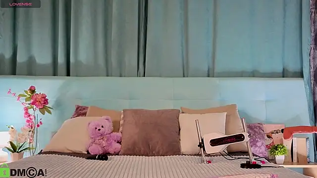 Aurora Bennet online show from 18, 3, 2026