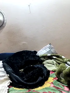 Snapshot of queenbuggi chatting on 7, 3, 2026 queenbuggi online show from 7, 3, 2026