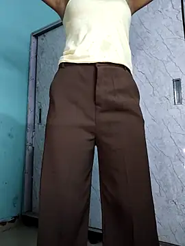 Snapshot of Nisha_cam12 chatting on 6, 10, 2025 Nisha cam12 online show from 6, 10, 2025