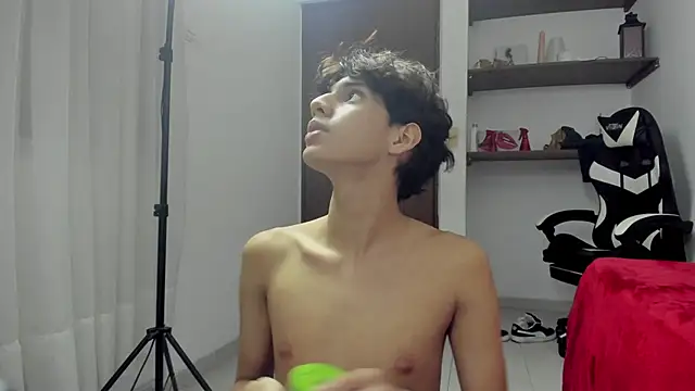 Snapshot of lightboy0 chatting on 11, 9, 2025 lightboy0 online show from 11, 9, 2025