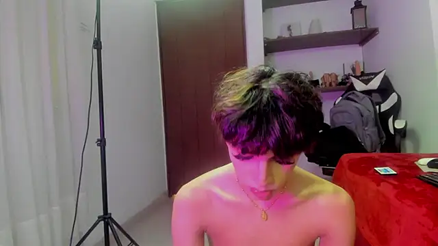 Snapshot of lightboy0 chatting on 25, 9, 2025 lightboy0 online show from 25, 9, 2025