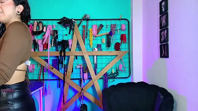 Mrmia bdsm extreme online show from 17, 10, 2025