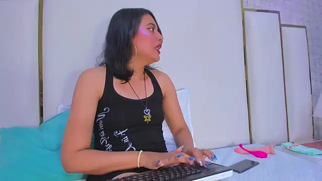 Snapshot of thalia888_ chatting on 13, 10, 2025 thalia888  online show from 13, 10, 2025