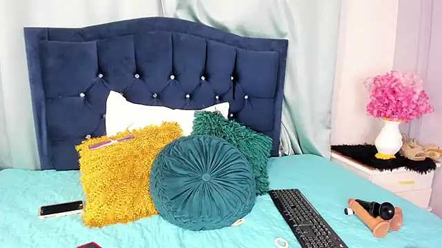 Snapshot of KateOwens_ chatting on 7, 2, 2026 KateOwens online show from 7, 2, 2026