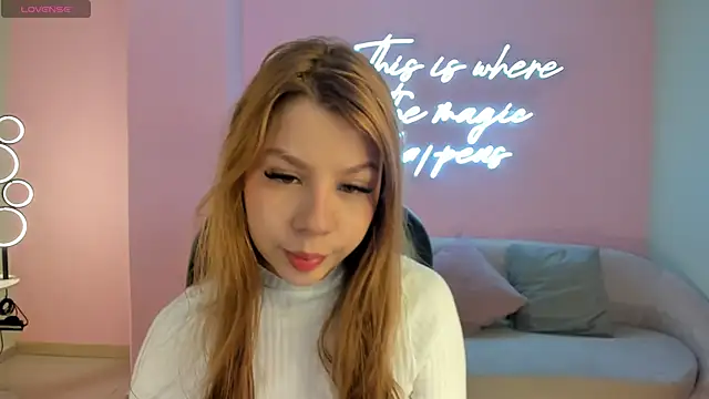 TiffannySins online show from 12, 4, 2026