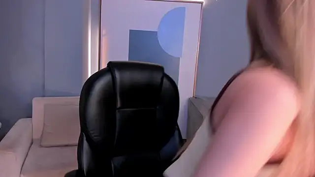 TiffannySins online show from 23, 6, 2026