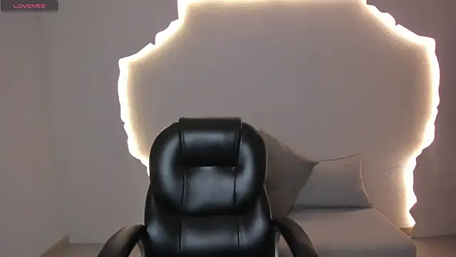 TiffannySins online show from 22, 7, 2026