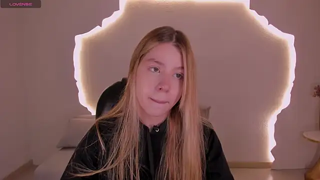 TiffannySins online show from 23, 7, 2026