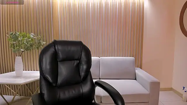 TiffannySins online show from 30, 7, 2026