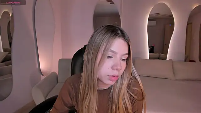 TiffannySins online show from 1, 8, 2026