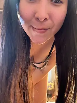evelyn 1702 online show from 10, 5, 2026