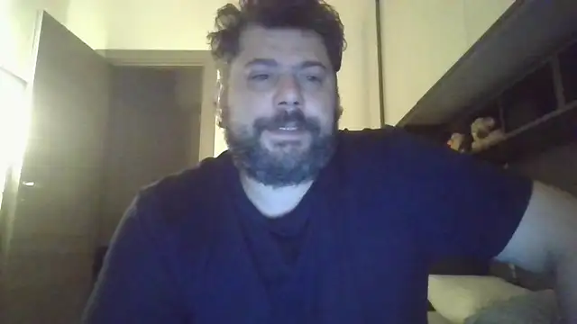 Snapshot of giuseppelovisi85 chatting on 14, 10, 2025 giuseppelovisi85 online show from 14, 10, 2025