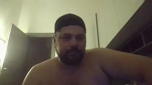 Snapshot of giuseppelovisi85 chatting on 21, 10, 2025 giuseppelovisi85 online show from 21, 10, 2025