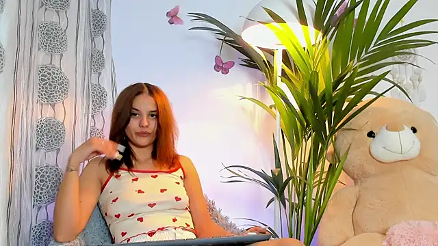 Snapshot of ScarlettVelour chatting on 27, 10, 2025 ScarlettVelour online show from 27, 10, 2025