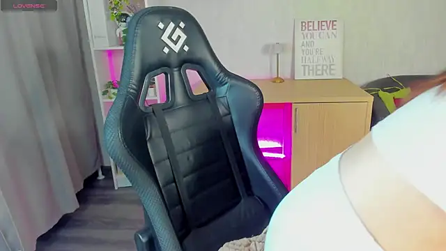 Alis Platt online show from 8, 2, 2026