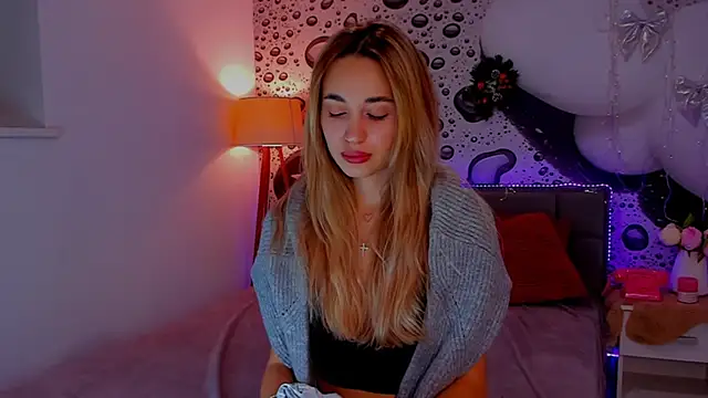 Snapshot of AlexaWilds chatting on 20, 12, 2025 AlexaWilds online show from 20, 12, 2025