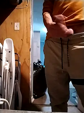 Snapshot of rosembertg chatting on 8, 11, 2025 rosembertg online show from 8, 11, 2025